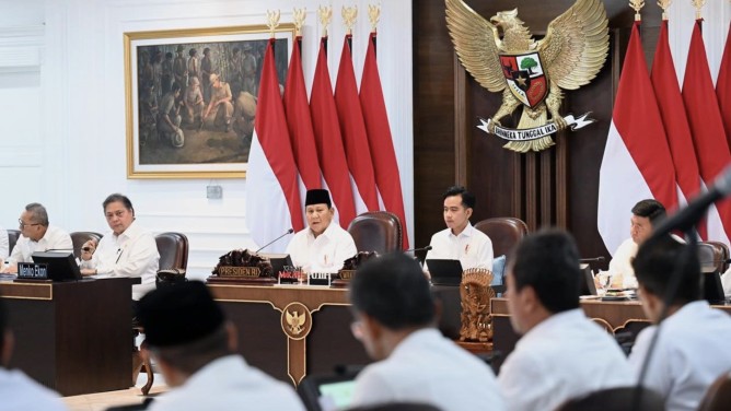 Presiden Prabowo Subianto Apresiasi Kinerja Kabinet Merah Putih dalam Sidang Kabinet Paripurna