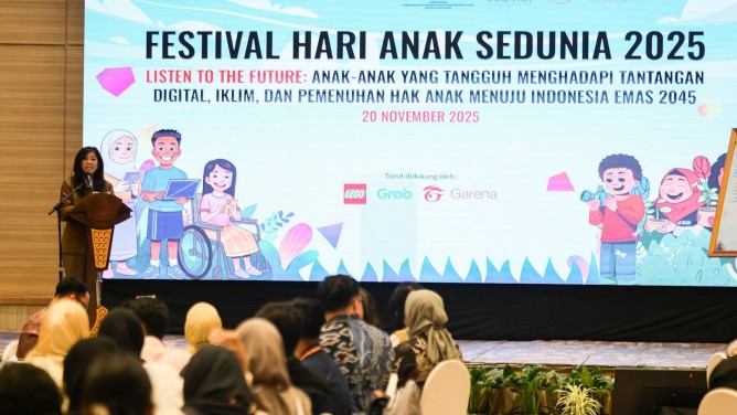 Rentan Terpapar Konten Dewasa, Menkomdigi: Keselamatan Digital Anak Dimulai dari Keluarga dan Orang Tua