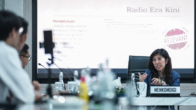 Radio Kembali Jadi Andalan: Komdigi Gandeng Elshinta Hadapi Gelombang Disinformasi