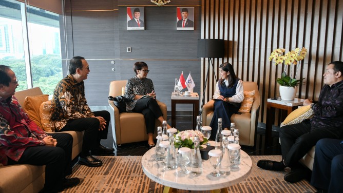 Transformasi Digital Butuh Konsolidasi, Bukan Kompetisi