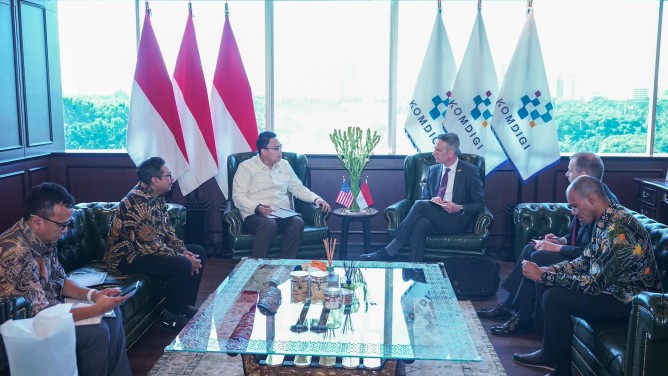 Wamenkomdigi Terima Duta Besar AS Untuk Indonesia, Perkuat Aliansi Digital dari Kabel Laut hingga Pusat Data