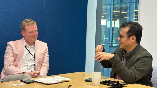 Wamenkomdigi Nezar Patria Perkuat Kolaborasi Teknologi UK-RI dalam Kunjungan ke IBM dan Plexal Innovation Hub di London