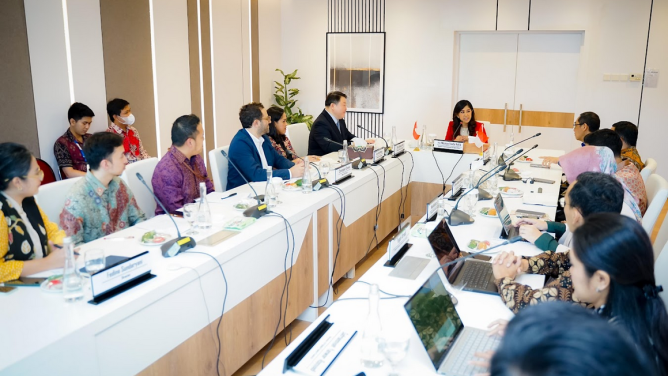 Menkomdigi Desak Roblox Perbaiki Sistem Demi Lindungi Anak Indonesia