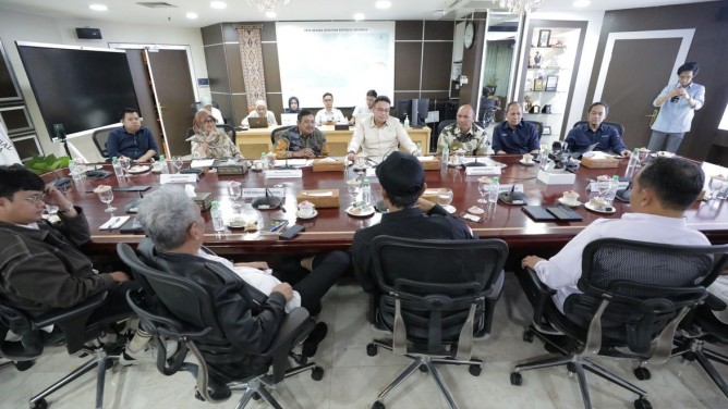 Jalankan Mandat Presiden, Kemkomdigi Pastikan Dukungan Digital untuk Sekolah Rakyat