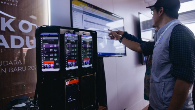 Arus Balik Nataru, Komdigi Pastikan Jaringan Internet Bandara Soekarno Hatta Stabil