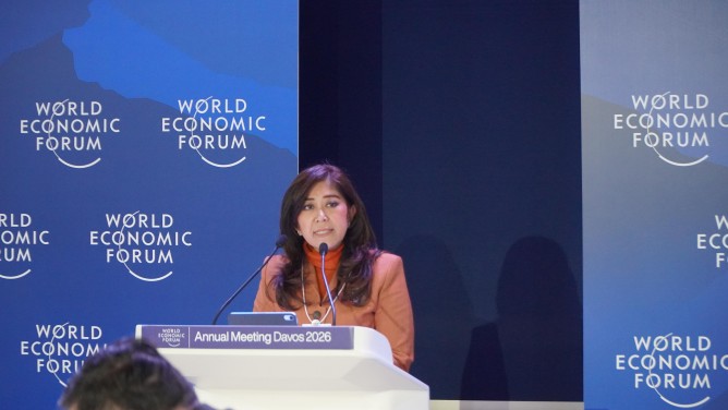Menkomdigi di Davos: QRIS dan DEFA Jadi Fondasi Ekonomi Digital ASEAN