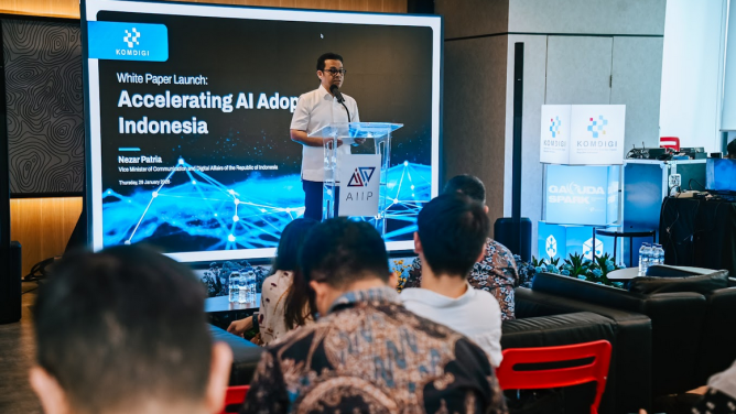 Kejar Pertumbuhan Ekonomi, Wamenkomdigi Tekankan Adopsi AI di Sektor Strategis
