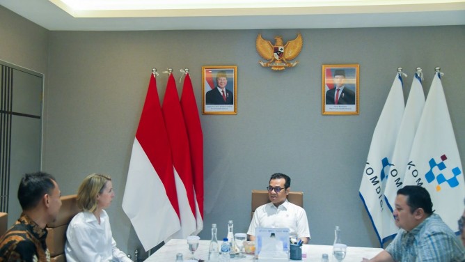 Wamen Nezar: Platform Wajib Verifikasi Usia