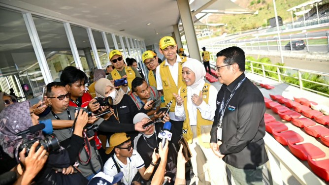 Tinjau MotoGP Mandalika, Meutya Hafid Pastikan Jaringan Komunikasi Siap Layani 200 Ribu Penonton