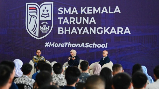 Kecanduan hingga Child Grooming, Meutya Hafid Jelaskan Alasan Pembatasan Akses Digital Anak