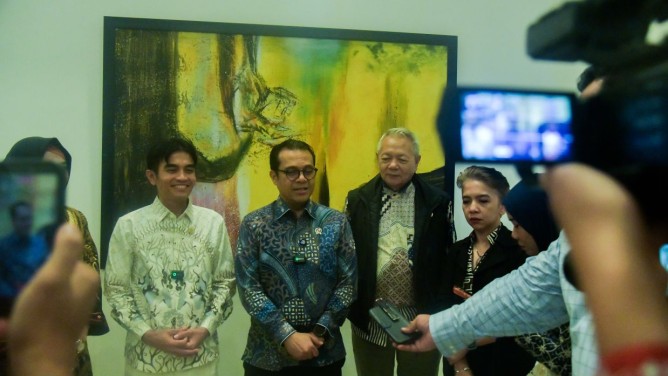 Mini Drama AI Bermuatan Pornografi dan Judi, Wamen Nezar Patria: Kemkomdigi Cermati Pengawasan Platform