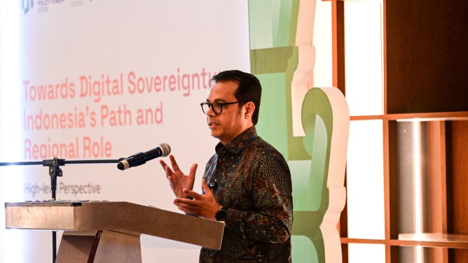 Wamen Nezar Patria: Kedaulatan AI Tak Cukup dengan Data Center, Indonesia Harus Kuasai Hulu Teknologi