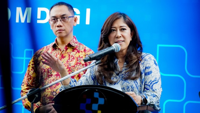 Menkomdigi Tegaskan Kepatuhan Platform Digital terhadap PP Tunas, Apresiasi X dan Bigo Live