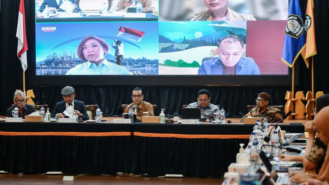 Menuju Tata Kelola Platform yang Lebih Transparan dan Akuntabel