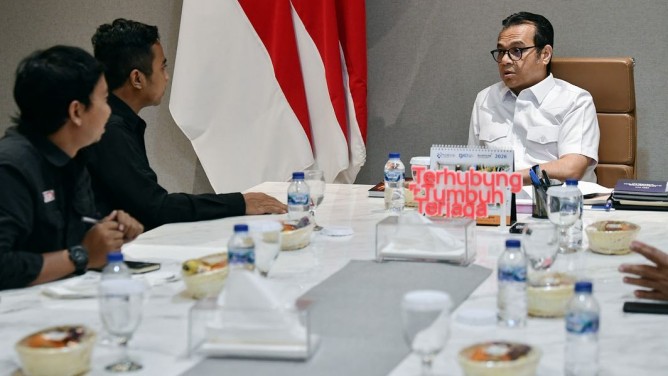 Apresiasi Pewarta Foto Indonesia, Wamen Nezar Tegaskan Nilai Sejarah Foto Jurnalistik Tak Bisa Digantikan AI