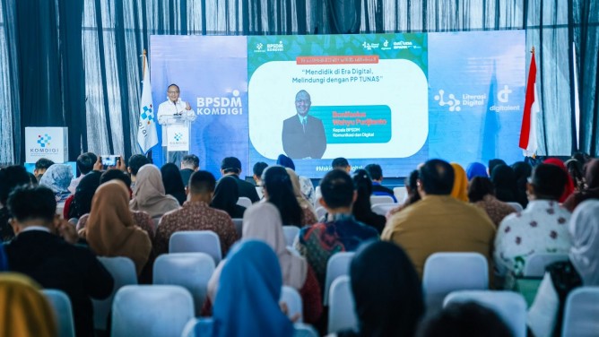 Anak Tak Cukup Diberi Internet, Tapi Juga Pendampingan
