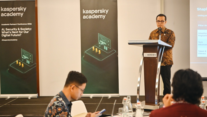 Antisipasi AI dalam Kejahatan Siber, Wamen Nezar Patria: Terapkan Security by Design