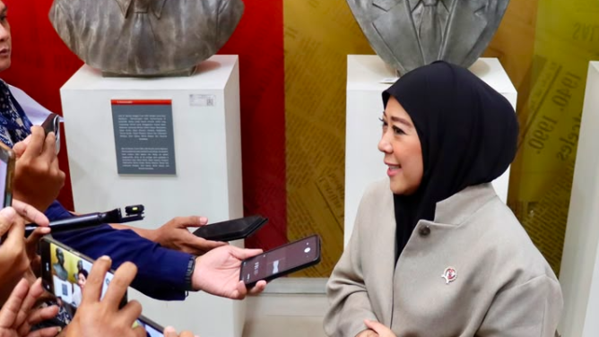 Kasus Yogi ‘Starlink’, Menkomdigi Tekankan Pembinaan dengan Tetap Hormati Proses Hukum