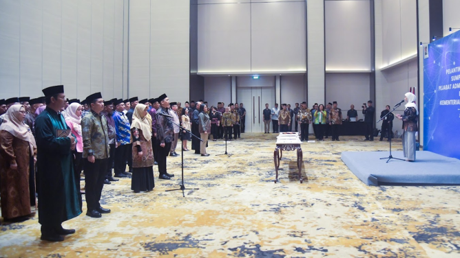 Lantik Pejabat Administrator dan Pengawas, Meutya Hafid: Tinggalkan Pola Kerja Business as Usual